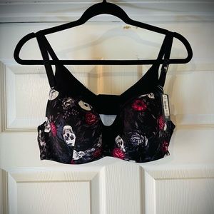 Torrid Lightly Lined Full Coverage Balconette Bra.